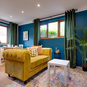https://brand-new-1-bedroom-modern-cambridge-home.cambridgehotelsuk.com