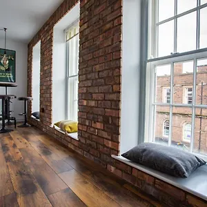  Apartment Railway Station Luxury - Sleeps 4 & Free Parking!